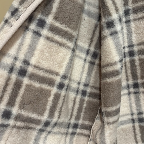 Koolaburra by UGG Wrap. Size 3X. - Picture 5 of 7